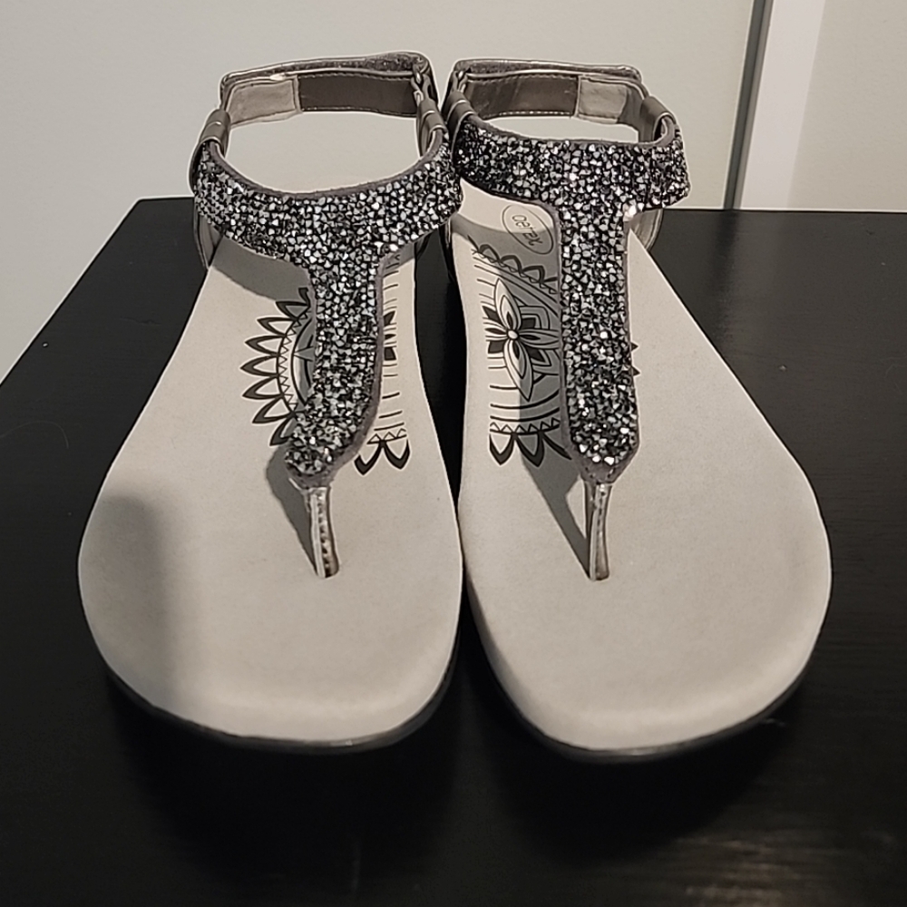Aetrex Jade Sparkle Gunmetal Thong Sandals Women’s Size 7.5  BRAND NEW IN BOX
